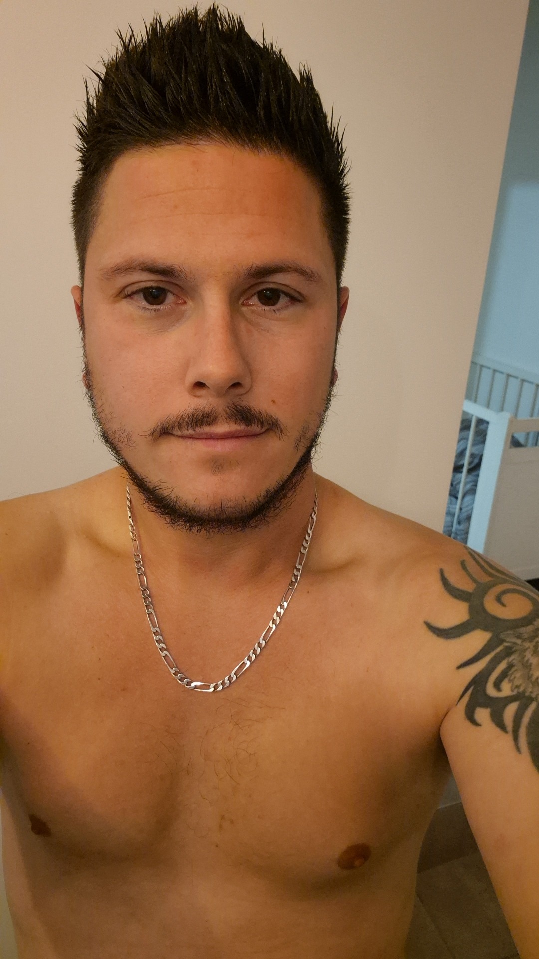Hocine - Cangas de Onís - Asturias | Contactos